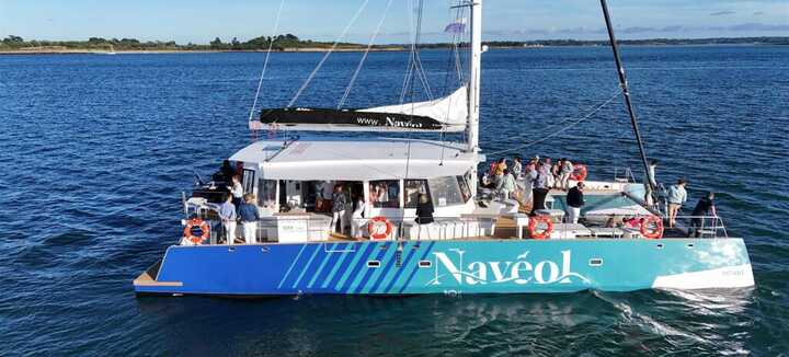 NAVEOL - maxi catamaran - mini croisières